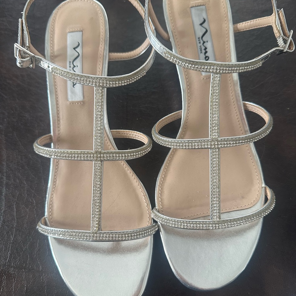Nina wedge Silver Rhinestone T-Strap Dress Sandals size 9.5
